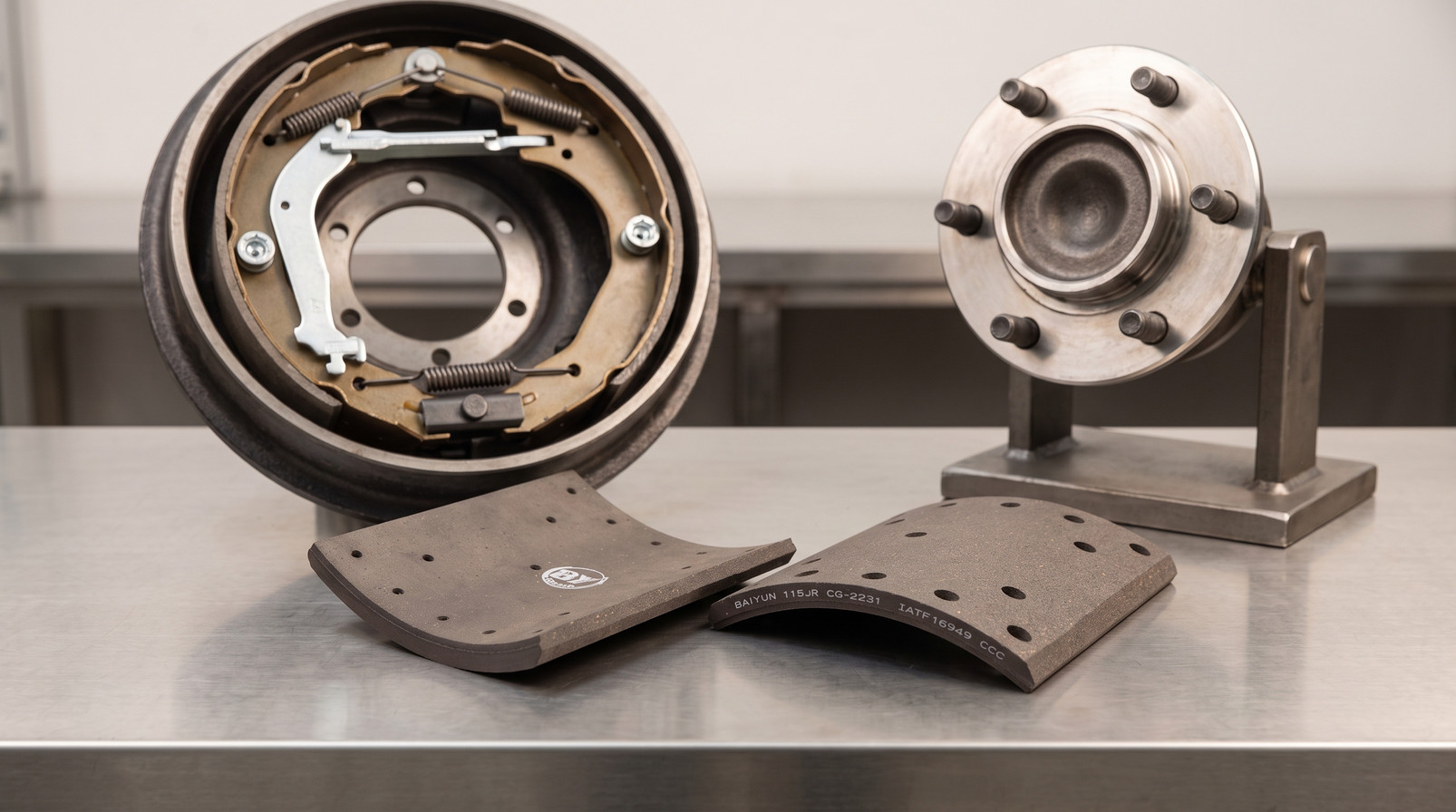 BPW drum brake lining vs brake shoe comparison for commercial vehicle importers