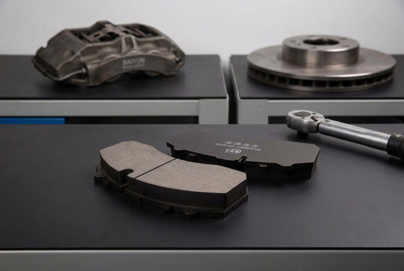 MAN heavy-duty brake pad fitting verification cp2203