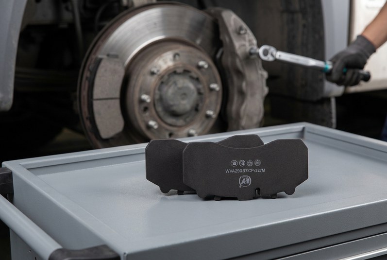 Commercial vehicle brake pad fade and recovery test data on heavy-duty dynamometer
